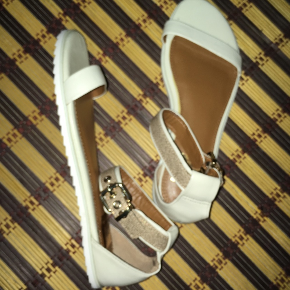 Dolce Vita White & Gold Sandals Sz 6.5 Worn once.